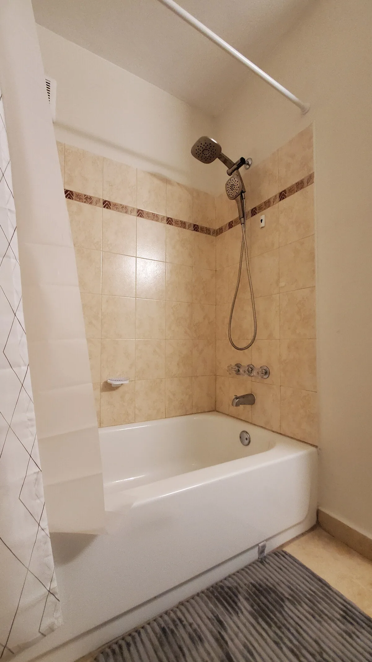 Hillside condo photo 7